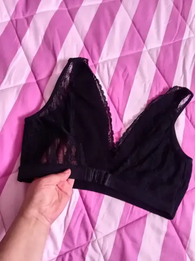 Sostén negro con encaje talla XL - miniatura 2