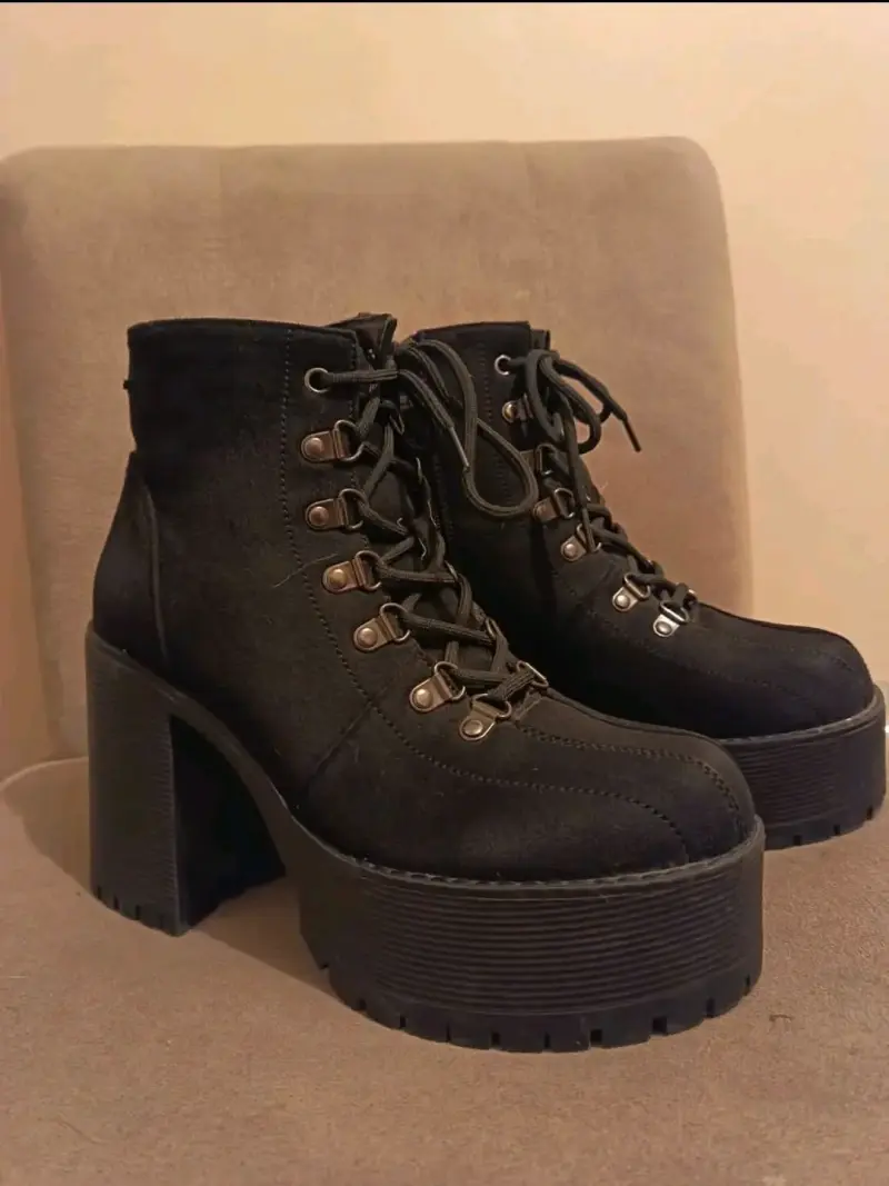 Botines de plataforma negros con cordones - 1