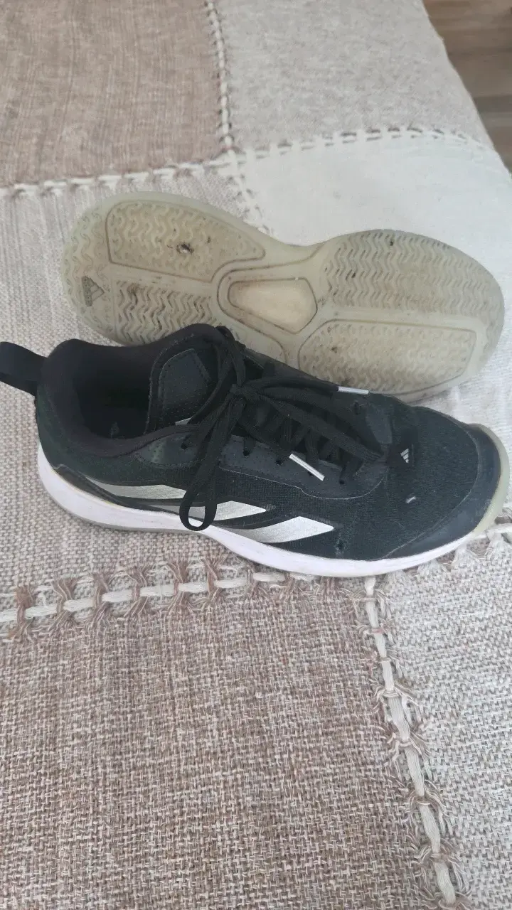 Zapatillas deportivas negras Adidas talla 37 - 1