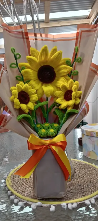 Ramo Decorativo de Girasoles limpia Pipas de Tela - miniatura 1