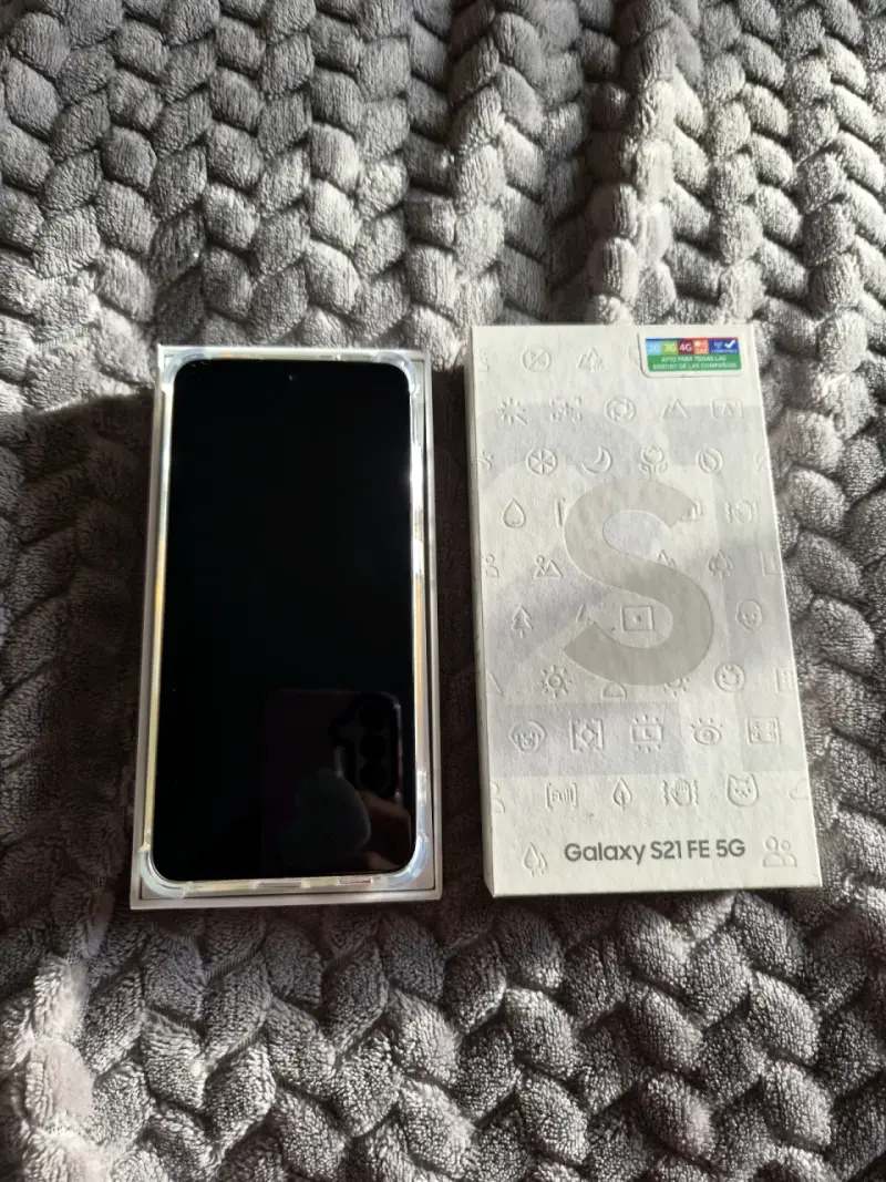 Samsung Galaxy S21 FE 5G con caja Original - 1