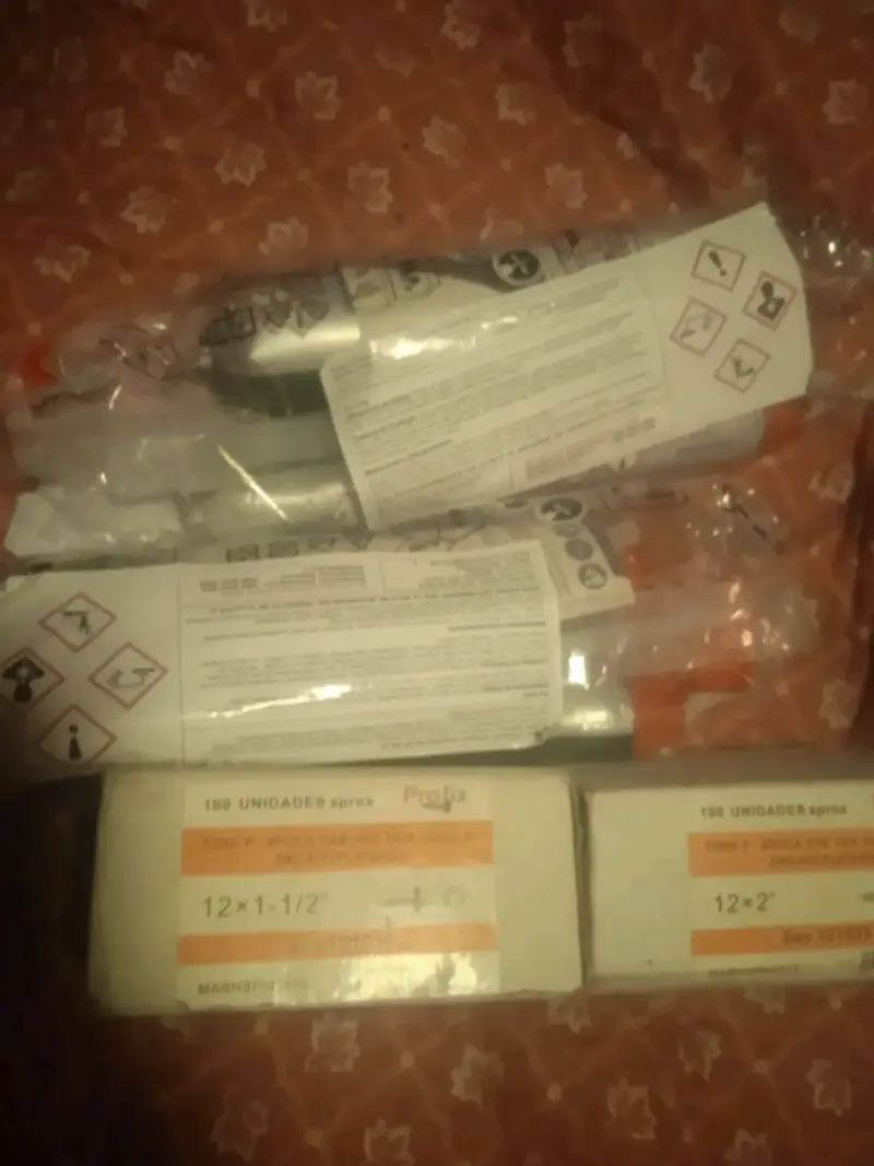 Tornillos Hilti y Profix zincados 12x1-1/2 y 12x2 - 2