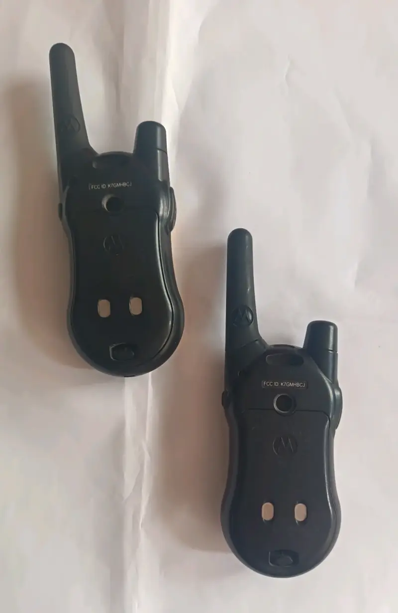 Walkie Talkies Motorola amarillos con pantalla - 2