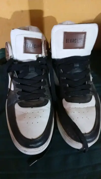 Zapatillas urbanas Bearcliff blancas y negras - miniatura 1