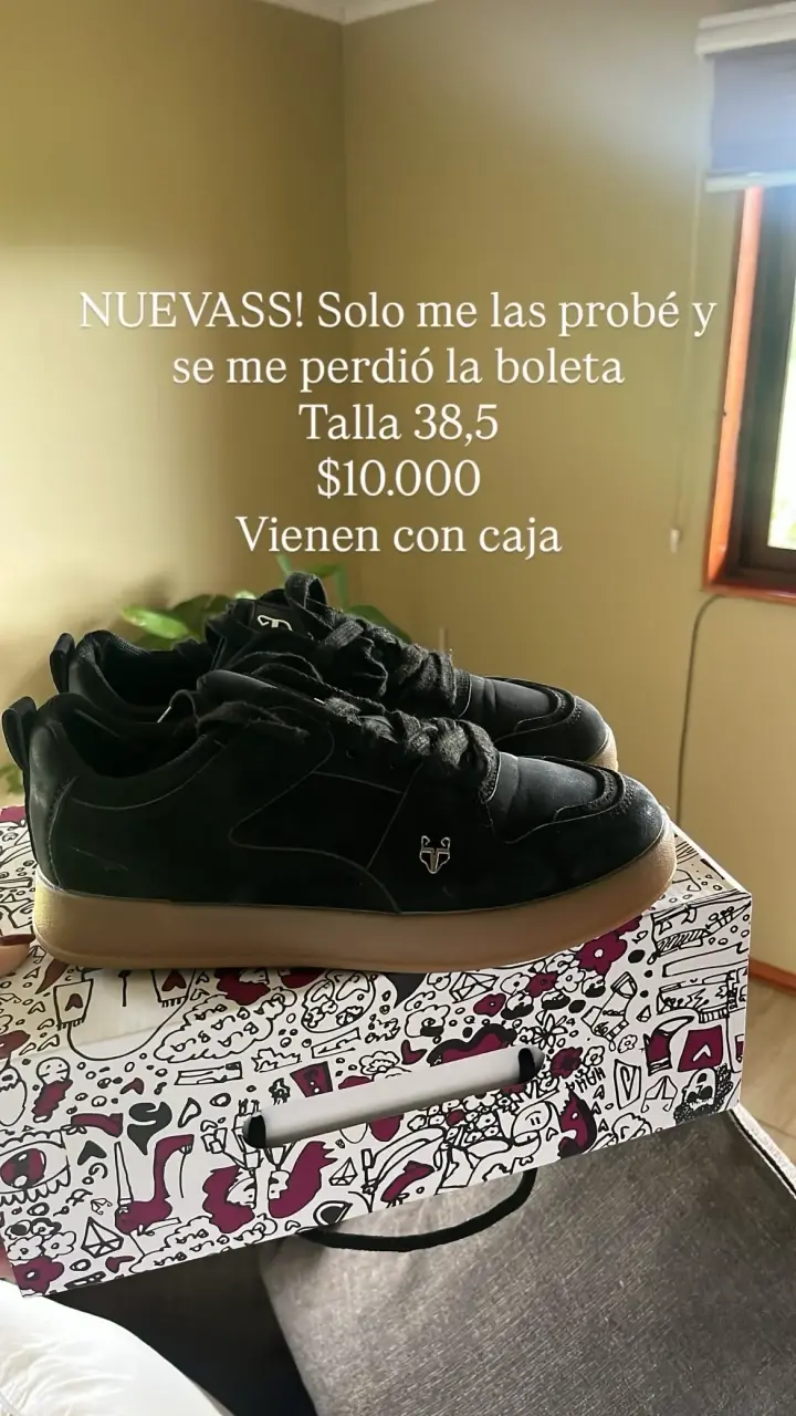 Zapatillas negras nuevas talla 38.5