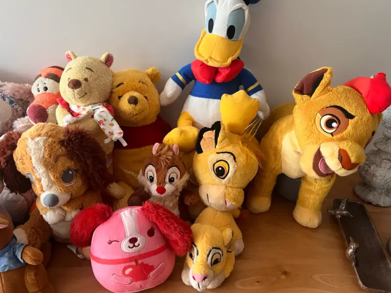 Colección de peluches de personajes Disney - 4