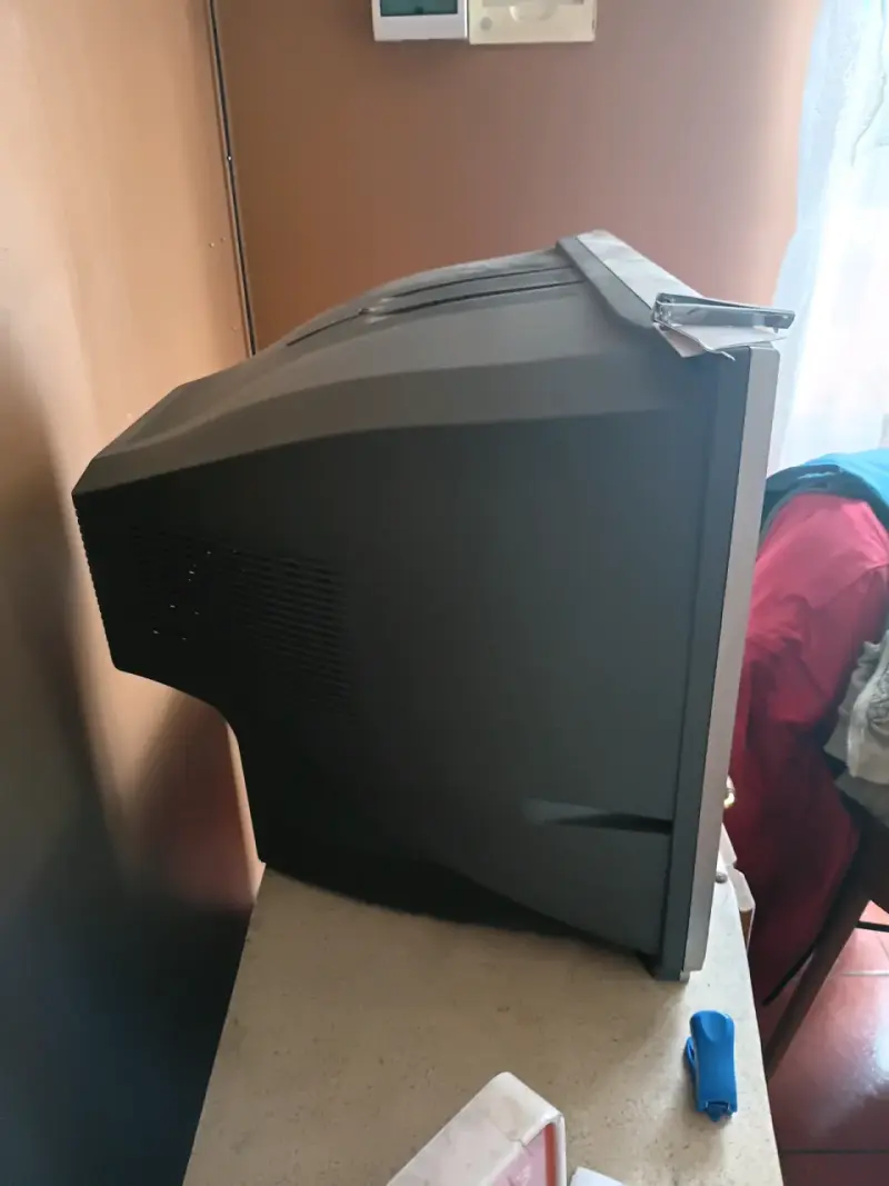 Televisor Panasonic CRT de 29 pulgadas - 2