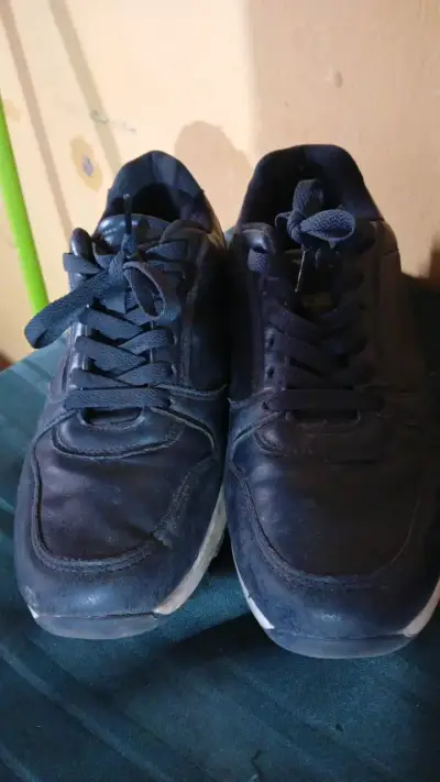 Zapatillas azul marino para hombre en buen es - miniatura 1