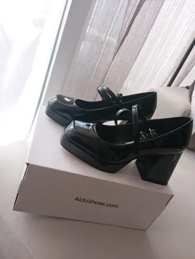 Zapatos de charol negro con tacón grueso Aldo - miniatura 1