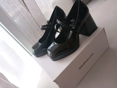 Zapatos de charol negro con tacón grueso Aldo - miniatura 2