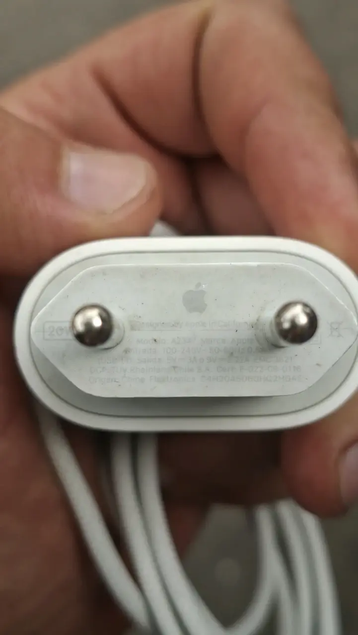 Cargador USB-C Apple 20W con cable original - 2