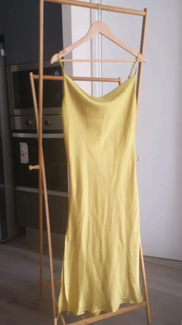 Vestido largo verde lima con tirantes - 1