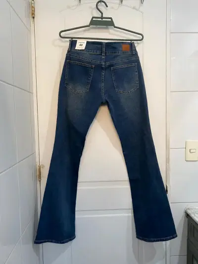 Jeans bootcut de tiro bajo Opposite talla 40 - miniatura 2