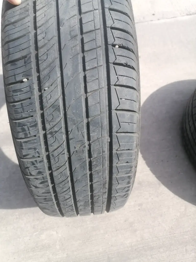 Neumáticos usados 235 70 R 16 - 3