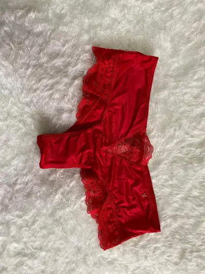 Ropa interior rojo de encaje  Victoria's Secret - miniatura 2