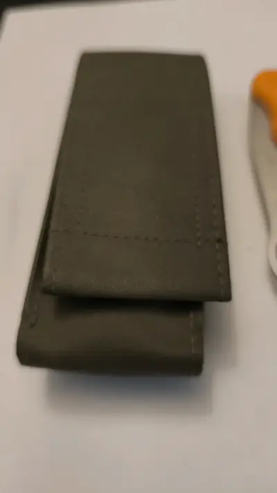 Cuchillo Victorinox con mango naranja y funda - miniatura 1