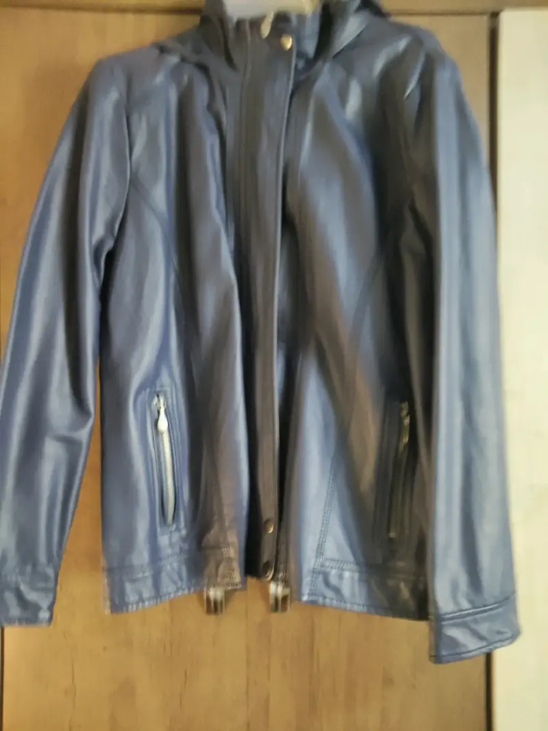 Chaqueta azul con capucha para mujer - 2