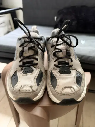 Zapatillas NIKE M2K TEKNO gris y negro - miniatura 1
