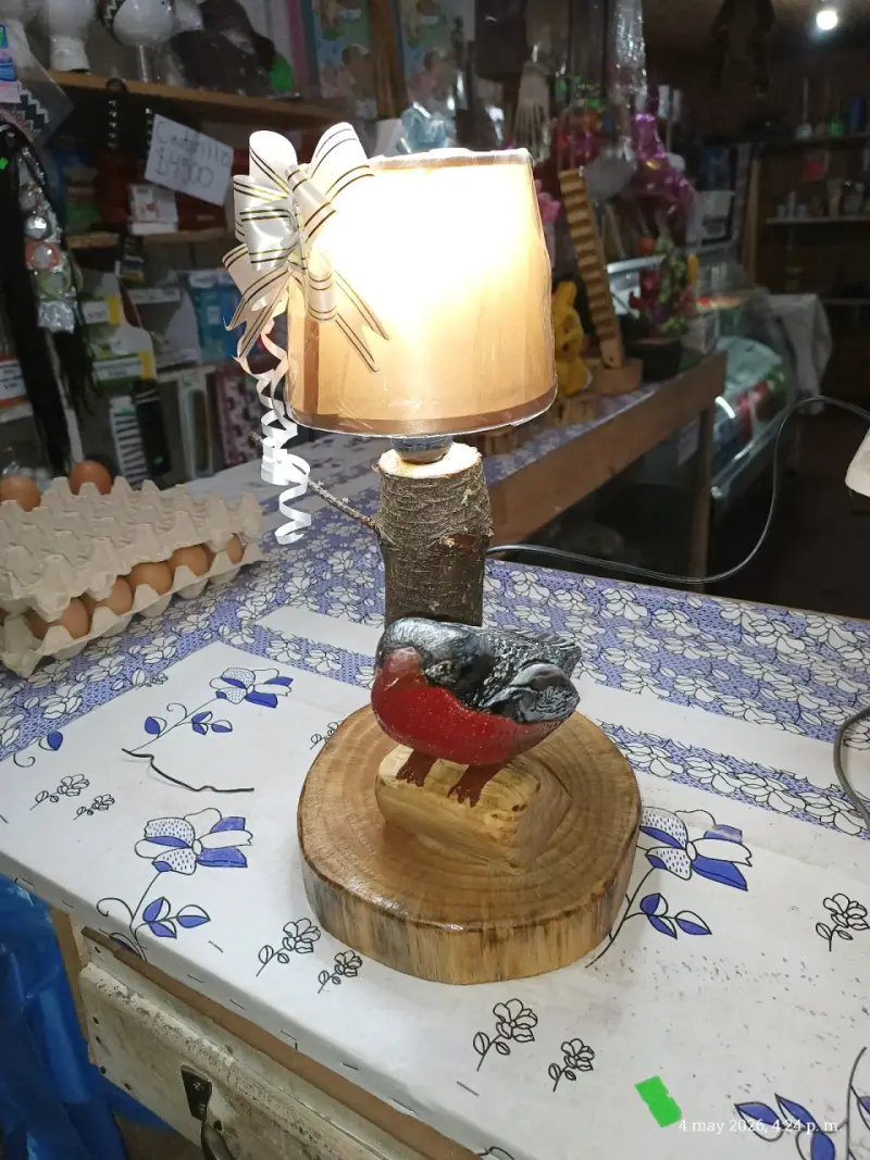Lámpara decorativa con figura de Pikachu - 2
