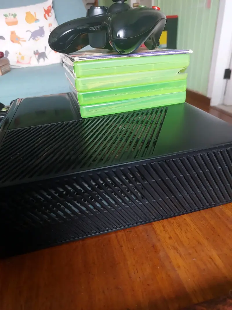 Consola Xbox 360 con Kinect y juegos - 2