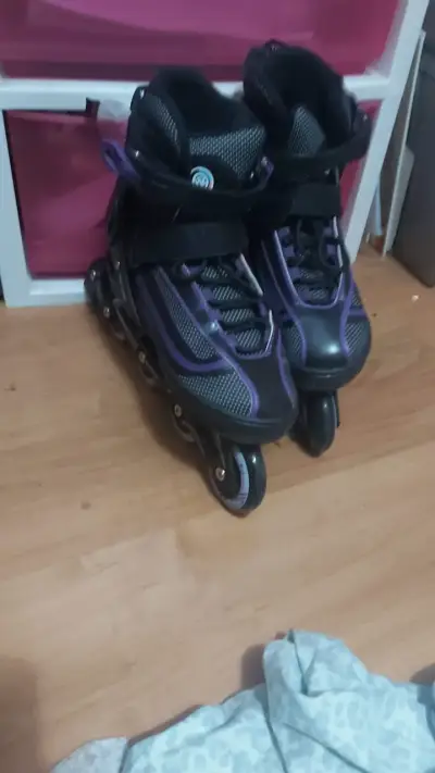 Patines en línea negros y morados para adultos - miniatura 1