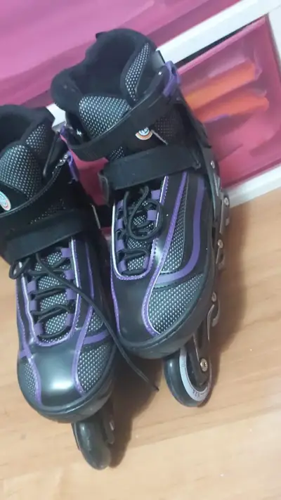 Patines en línea negros y morados para adultos - miniatura 3