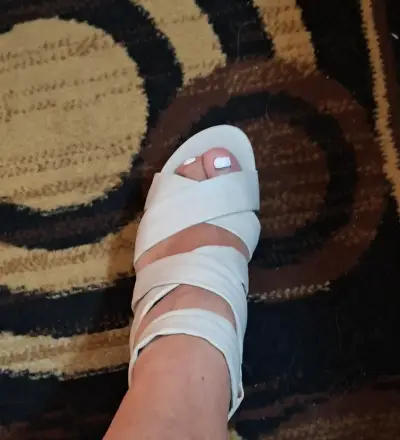 Sandalias de tacón alto color beige - miniatura 3