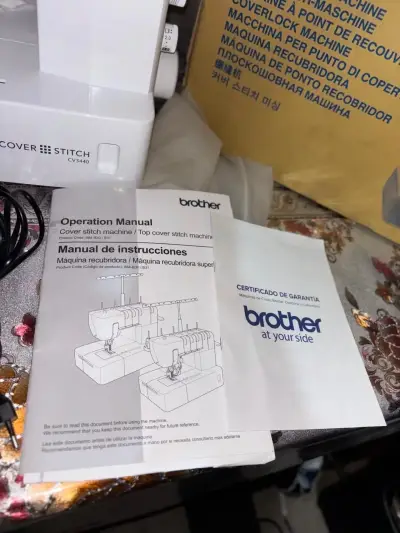 Máquina Collaretera Brother CV3440 con Accesorios - miniatura 2