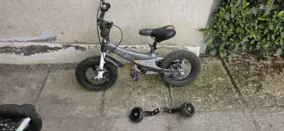 Bicicleta infantil con ruedas de entrenamiento ATL - miniatura 1