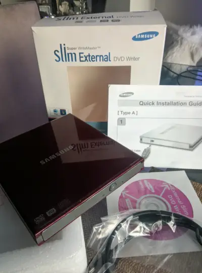 Grabador de DVD Externo Samsung Slim Burdeo SES084 - miniatura 3