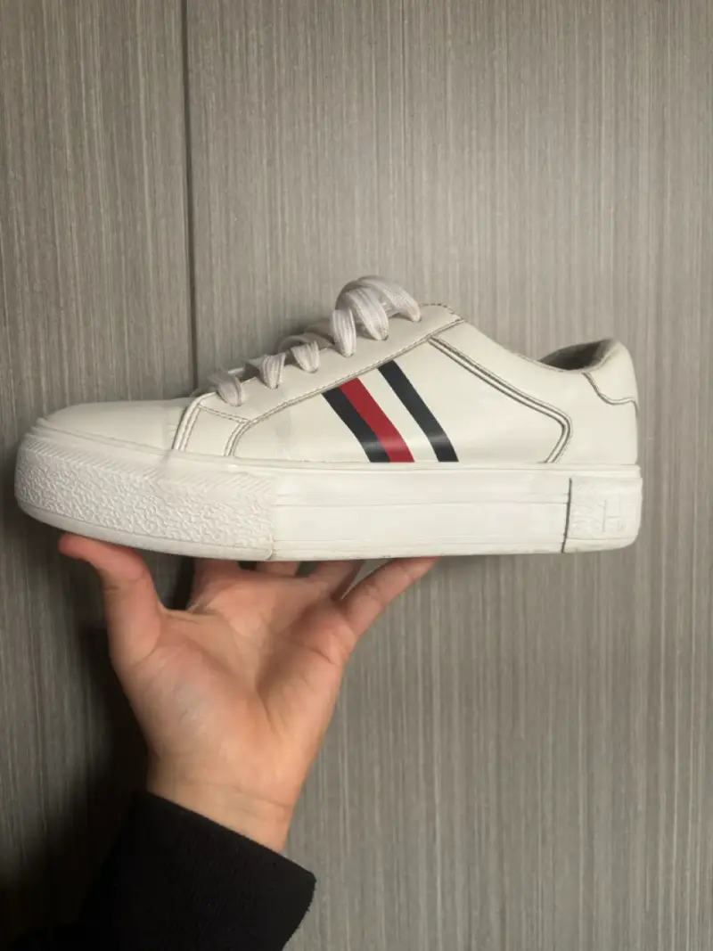 Zapatillas Tommy usadas - 1