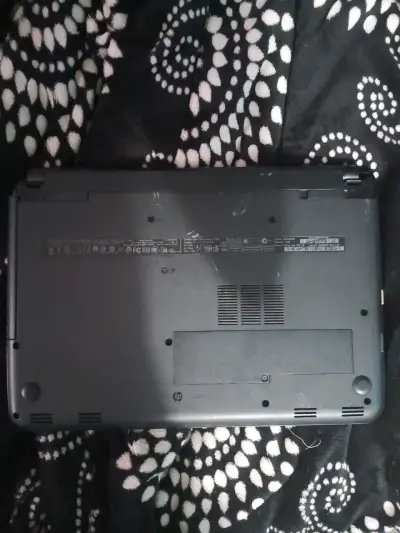 Laptop HP con Intel Core i5 y NVIDIA GeForce - miniatura 4