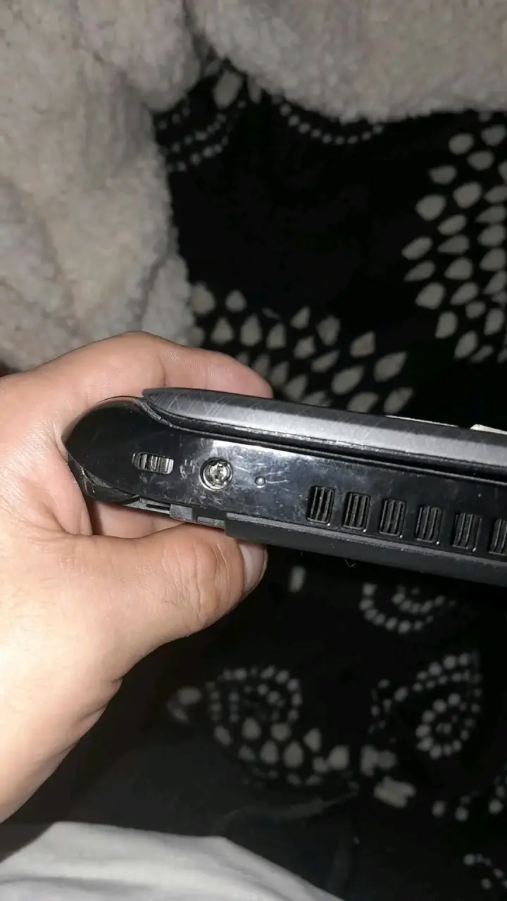 Laptop HP con Intel Core i5 y NVIDIA GeForce - 5