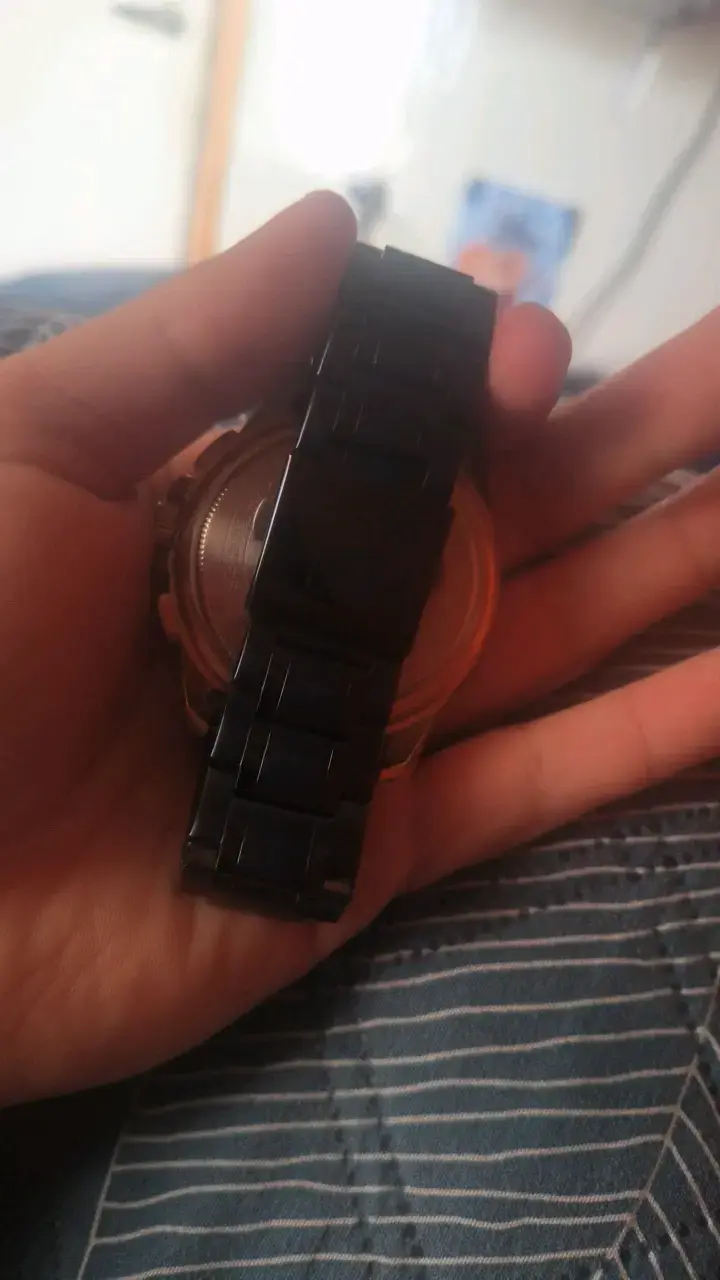Reloj Curren cronógrafo negro y dorado - 2