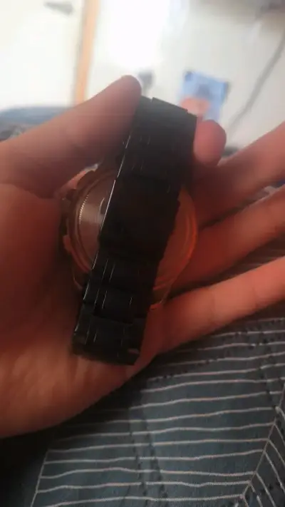 Reloj Curren cronógrafo negro y dorado - miniatura 2