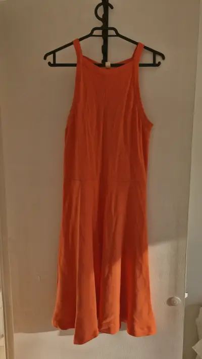 Vestido naranja sin mangas para mujer - miniatura 2