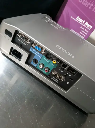 Proyector Epson PowerLite 53C con control remoto - miniatura 5
