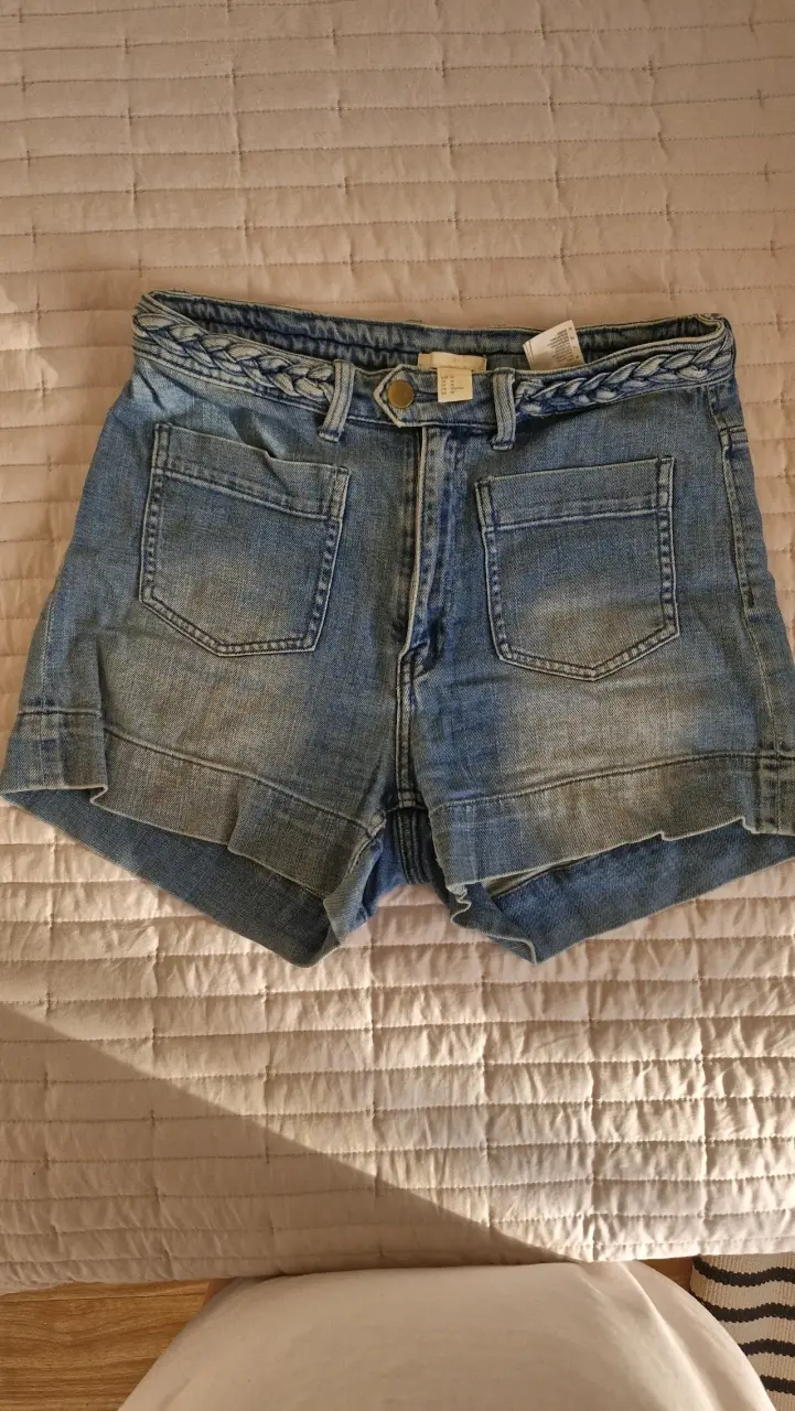 Shorts de mezclilla con cinturón trenzado - 2