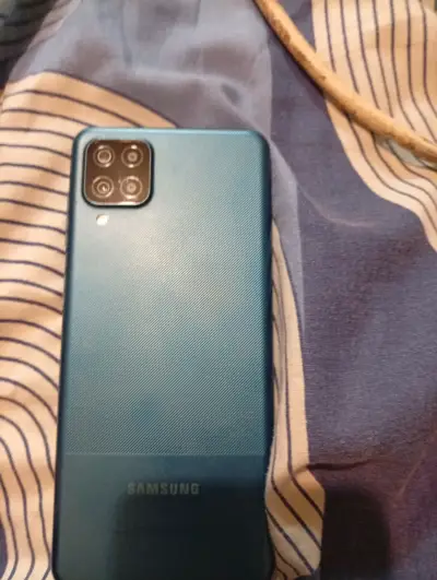 Samsung Galaxy A12 en buen estado - miniatura 1