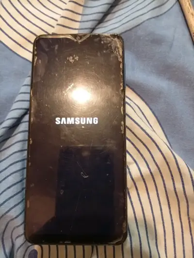 Samsung Galaxy A12 en buen estado - miniatura 3