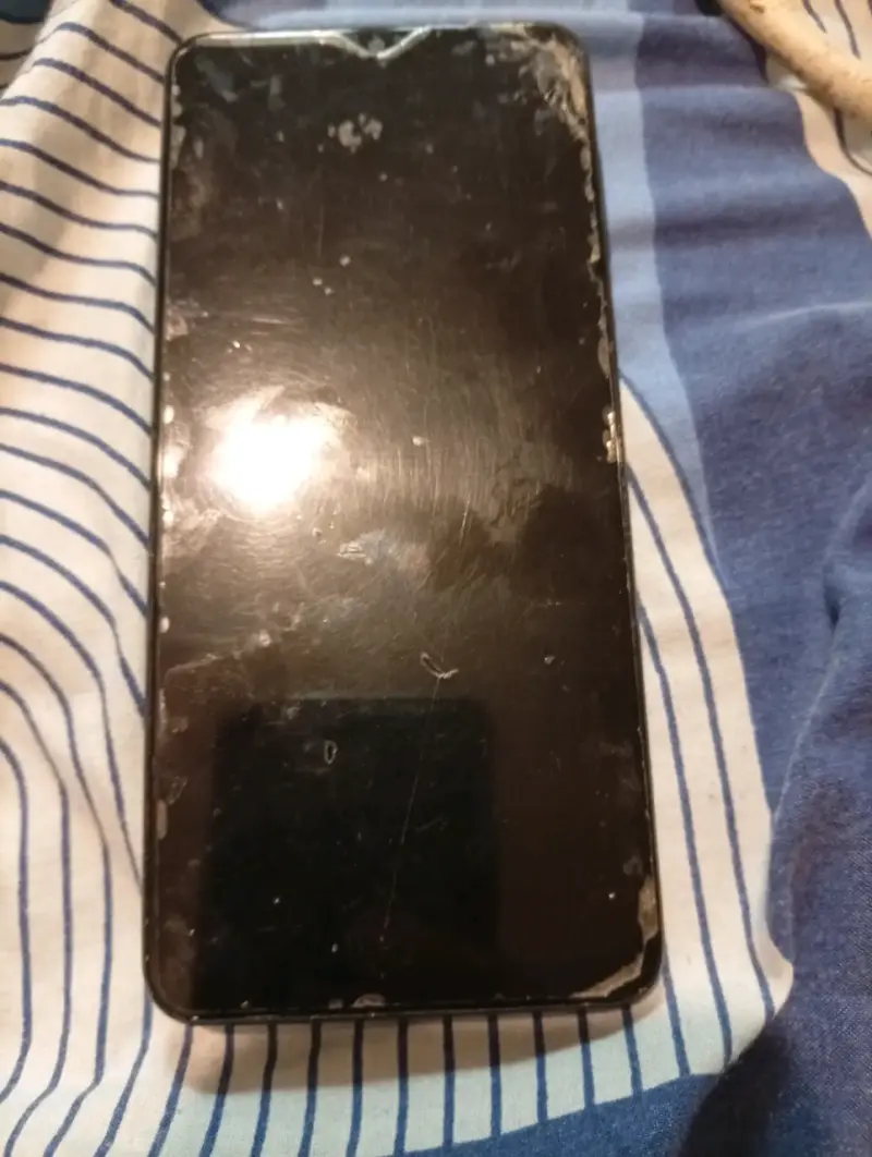Samsung Galaxy A12 en buen estado - 6