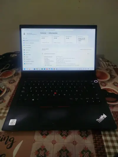 Laptop Lenovo ThinkPad Core i5 16GB RAM - miniatura 1