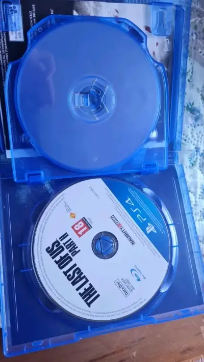 The Last of Us Part II para PS4 en buen estado - miniatura 3