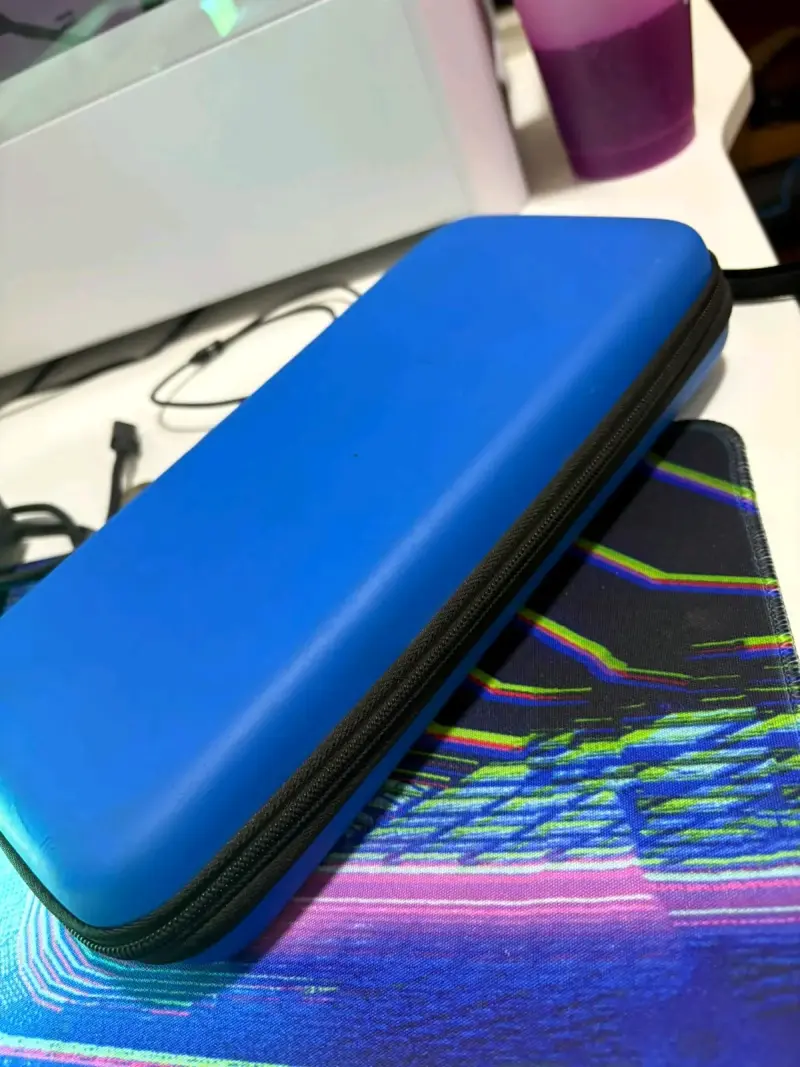 Consola Nintendo Switch con Joy-Con Azul y Rojo - 4