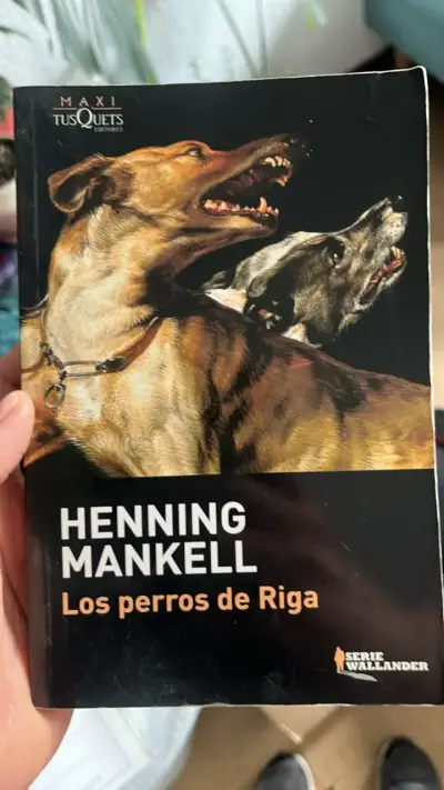 Libro 'Los perros de Riga' de Henning Mankell - miniatura 1