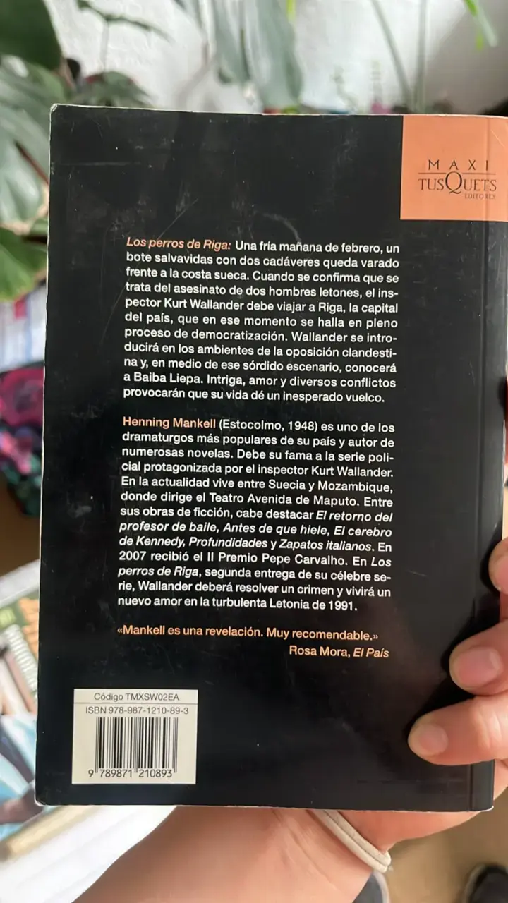 Libro 'Los perros de Riga' de Henning Mankell - 2