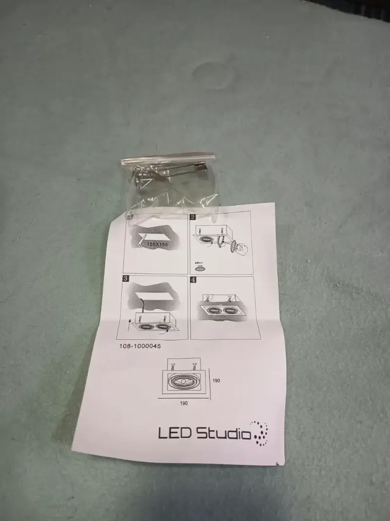 Porta Lámpara AR111 LED Studio Blanco y Negro - 3
