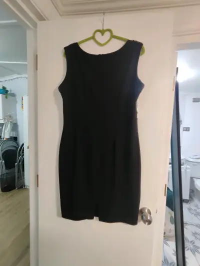 Conjunto de vestido y chaqueta estampada. - miniatura 3