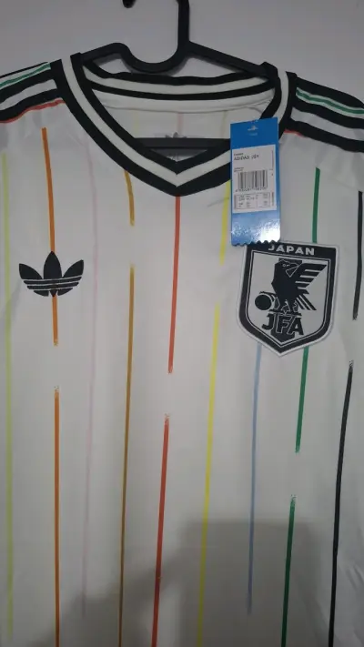 Camiseta Adidas Japón Retro Talla XL - miniatura 2