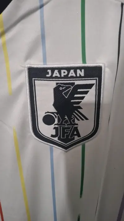 Camiseta Adidas Japón Retro Talla XL - miniatura 3